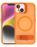 Funda transparente mate naranja para iPhone 13/14 con soporte de cámara y compatible con carga inalámbrica SlowBack.