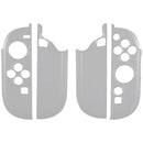 Funda protectora transparente para Joy-Con de Nintendo Switch 2, mostrando su diseño ergonómico y ajuste perfecto.