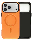 Funda MagSafe naranja mate de tacto suave para iPhone 17 Pro.