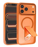 Funda magnética transparente para iPhone 17 Pro con soporte integrado y bordes naranjas.