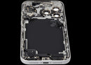 Tapa trasera plateada usada para iPhone 17 Pro Max (A3295) con puerto de carga flex y piezas pequeñas.