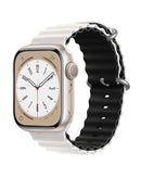 Correa deportiva Ocean Band de silicona bicolor blanco y negro para Apple Watch de 38-41mm, ideal para actividad física.