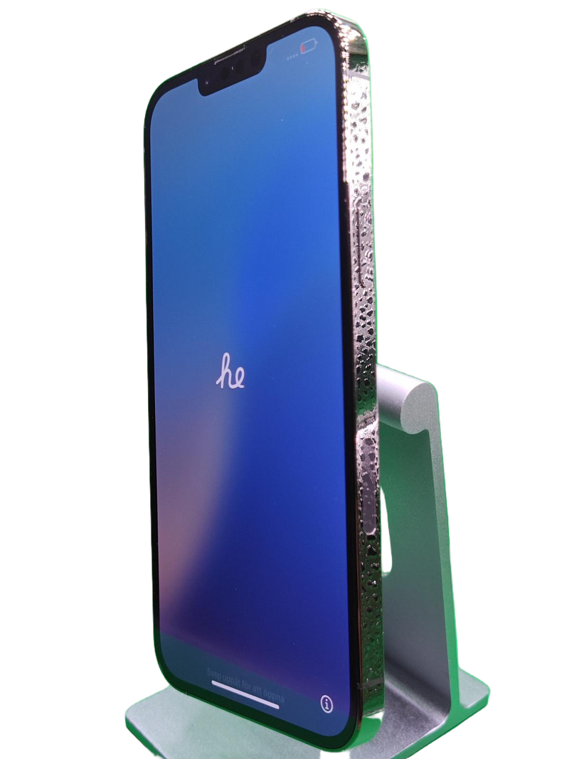 iPhone 13 Pro Max Seminuevo en color negro, 128GB, salud de batería al 83%, certificado y como nuevo en Quetzaltenango.