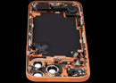 Tapa trasera Cosmic Orange usada para iPhone 17 Pro Max (A3295) con puerto de carga flex.