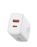 Cargador rápido compacto Baseus blanco luna, 20W, con puertos USB-A y USB-C, incluye cable USB-C a Lightning de 3 pies.