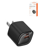 Cargador Toocki USB C GaN blanco de 20W, compacto y eficiente para carga rápida de dispositivos.