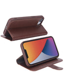 Funda cartera de cuero xBase marrón para iPhone 16e/17e, con ranuras para tarjetas y cierre magnético.
