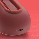 Altavoz inalámbrico portátil Skullcandy en rojo vibrante, diseño compacto, ideal para llevar a cualquier lugar.