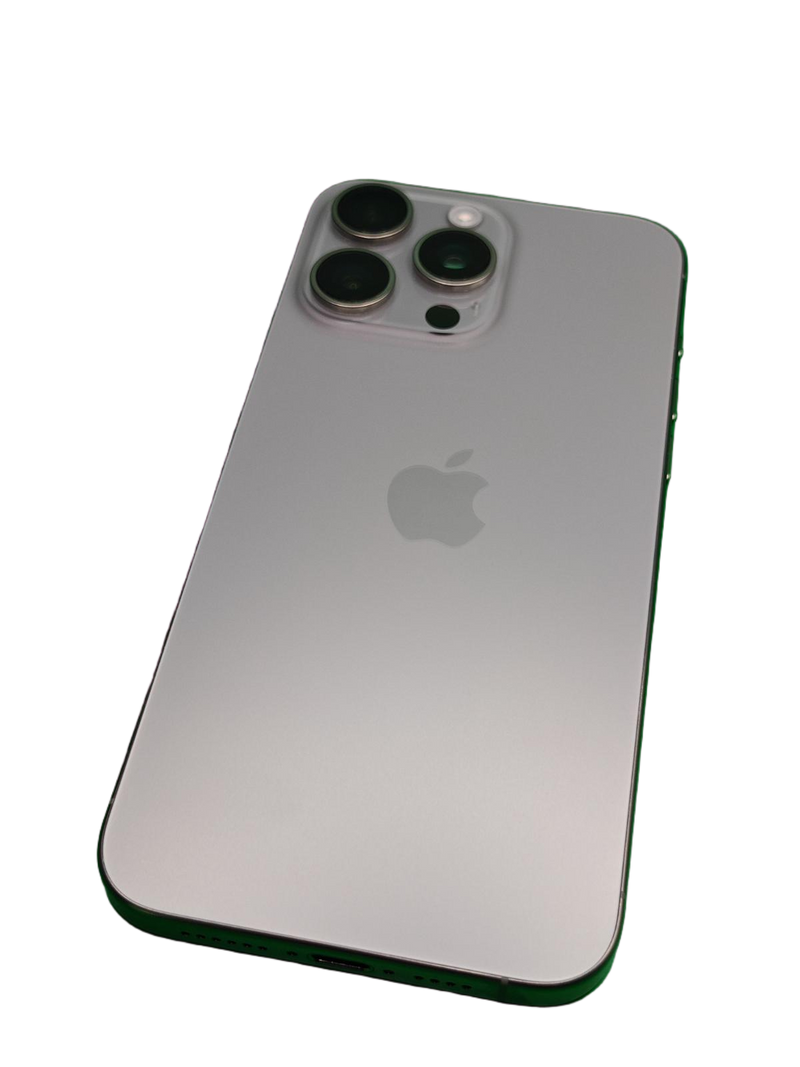 Encuentra el iPhone 15 Pro Max Seminuevo en Natural Titanium en Quetzaltenango con salud de batería al 92%.