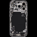Tapa trasera plateada usada para iPhone 17 Pro, con puerto de carga y pequeñas piezas.