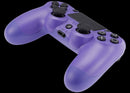 Control alámbrico DoubleShock 4 morado eléctrico para PlayStation 4, con cable USB, botones negros y joysticks.
