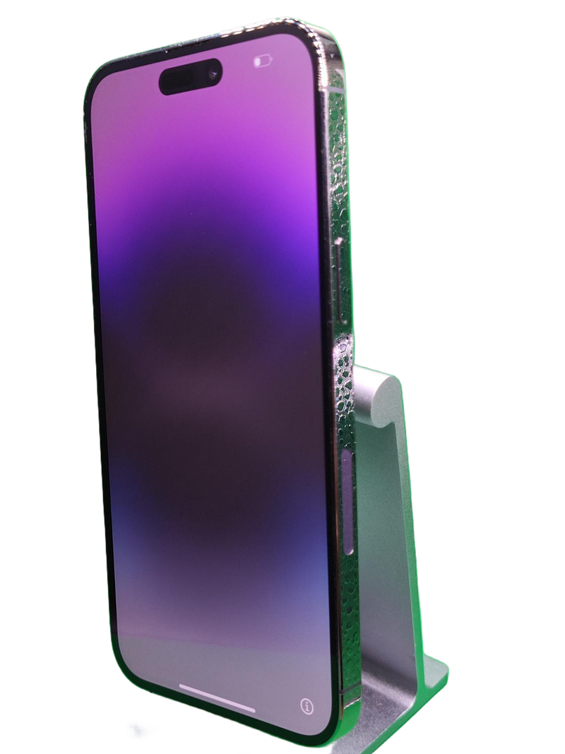 iPhone 14 Pro Max seminuevo color purpura en Quetzaltenango.