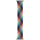 Correa Apple Braided Solo Loop Pride Edition trenzada multicolor para Apple Watch 44mm-49mm, tamaño 11, sobre fondo blanco.