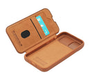 Estuche Wallet Armadillo Komodo para iPhone 14 en color marrón disponible en Xela Quetzaltenango.