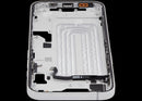 Tapa intermedia blanca OEM grado A para iPhone 16e/17e (versión US) con pequeñas piezas, lista para reparación.