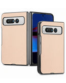 Protege tu Google Pixel Fold con estilo en Quetzaltenango con esta funda de carbono en color dorado.