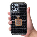 Protege tu iPhone 7G / 8G / SE 2020 con estilo con la funda Crystal Stones con adorno de perfume en color negro en Quetzaltenango.