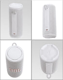 Altavoz Bluetooth portátil JBL Grip Compact blanco, diseño ergonómico, sonido nítido, ideal para llevar.