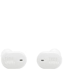 Auriculares true wireless JBL Vibe Buds 2 blancos, estuche de carga abierto y auriculares en su interior, fondo blanco.