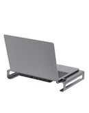 Docking station Onten 8 en 1 plateada con puertos USB, HDMI y Ethernet para laptop, vista frontal.