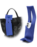 Protege tu teléfono con estilo en Xela Quetzaltenango con esta funda corta de punto stretch suave en color azul.